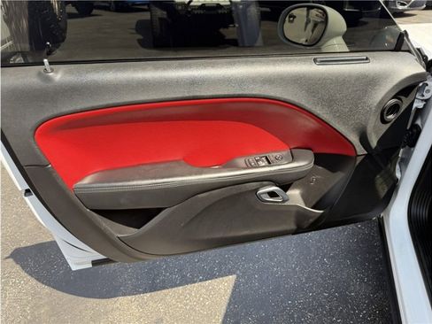 Used 2019 Dodge Challenger SXT image 15