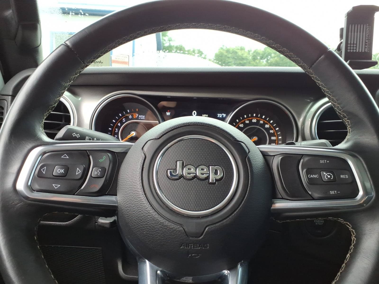 Used 2019 Jeep Wrangler Unlimited Sahara w/ Uconnect 4C Nav & Sound Group AWD/4WD image 23