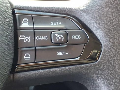 Used 2025 RAM ProMaster 2500 w/ Convenience Group image 12