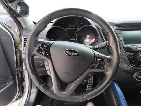 Used 2013 Hyundai Veloster Turbo FWD image 19