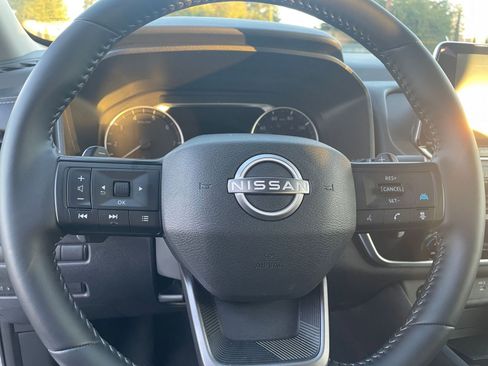 Used 2025 Nissan Rogue SV image 29