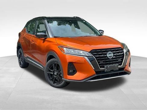 Certified 2024 Nissan Kicks SR w/ SR Premium Package FWD image 1