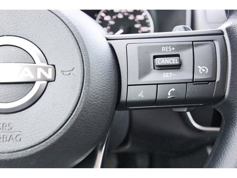 Used 2024 Nissan Rogue S image 12