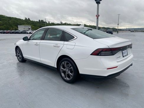 Certified 2023 Honda Accord EX image 10