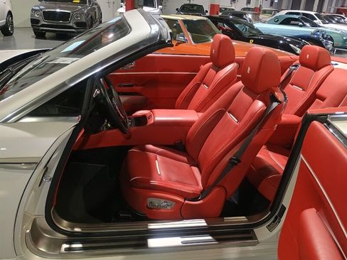 Used 2018 Rolls-Royce Dawn image 20