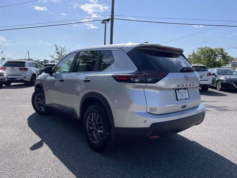 Used 2025 Nissan Rogue S FWD image 5