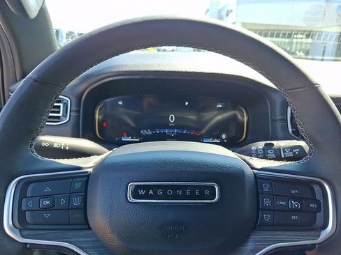 Used 2024 Jeep Wagoneer L Series II RWD image 19