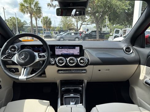 Used 2025 Mercedes-Benz GLA 250 image 26