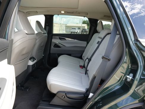 Certified 2026 INFINITI QX60 Luxe w/ Cargo Package FWD image 18