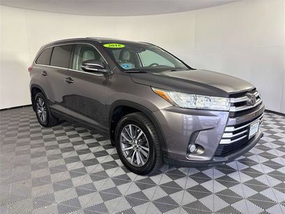 Used 2018 Toyota Highlander XLE w/ Carpet Mat Package (TMS)