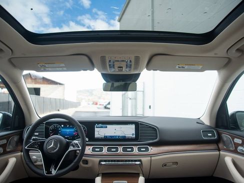 Certified 2025 Mercedes-Benz GLE 350 4MATIC image 32