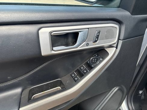 Used 2023 Ford Explorer Limited RWD image 12