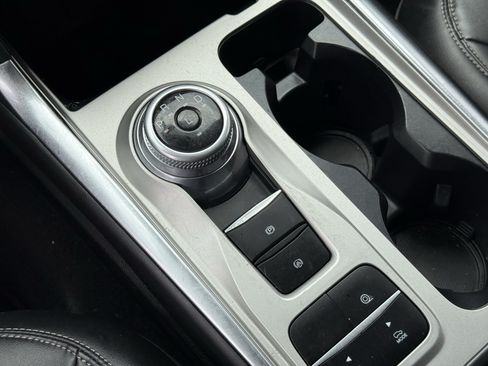Used 2022 Ford Explorer XLT w/ Equipment Group 202A RWD image 24