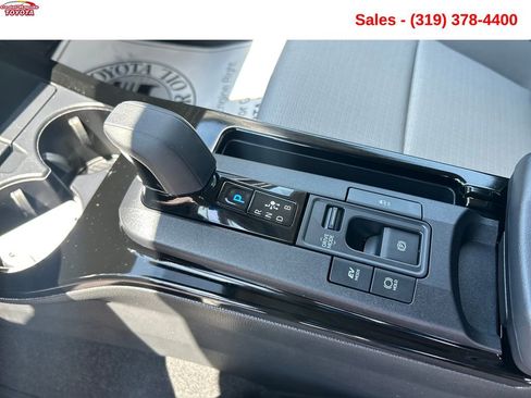 Used 2026 Toyota Prius LE FWD image 21
