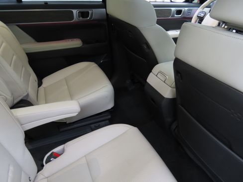 Used 2025 Hyundai Santa Fe Calligraphy image 26