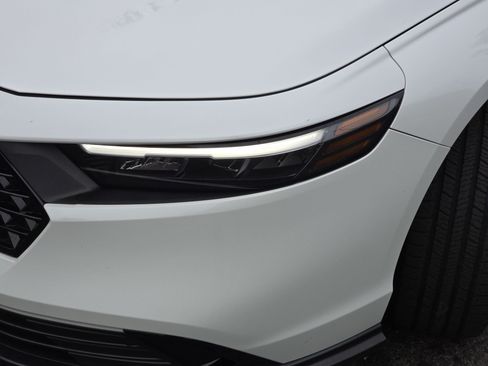 Certified 2025 Honda Accord SE image 29
