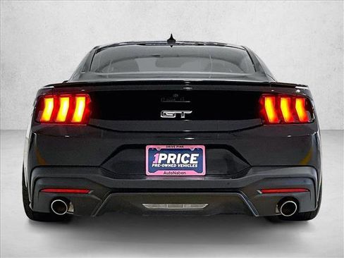Used 2025 Ford Mustang GT RWD image 4