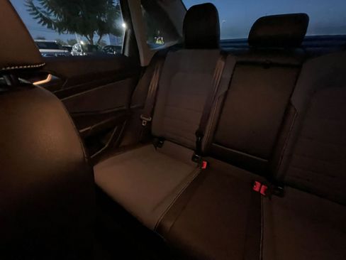 Used 2025 Volkswagen Jetta SE image 39