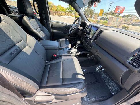 Used 2022 Nissan Frontier PRO-4X w/ Pro-4X Premium Package image 13