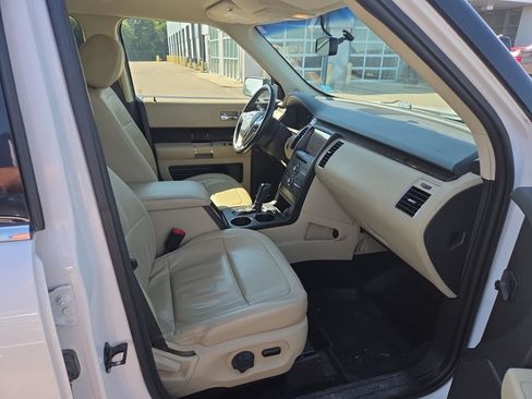 Used 2019 Ford Flex SEL w/ Equipment Group 202A AWD/4WD image 12