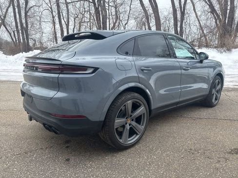 Used 2024 Porsche Cayenne Coupe image 5