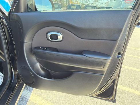 Used 2017 Kia Soul image 14