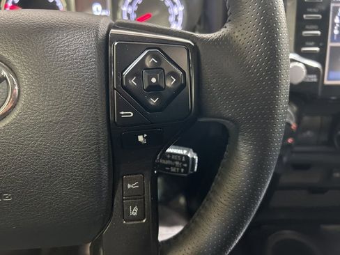 Used 2022 Toyota 4Runner TRD Off-Road Premium image 31