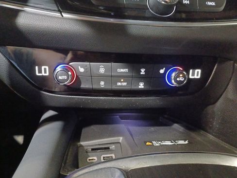 Used 2022 Buick Enclave Essence w/ Experience Buick Package image 17