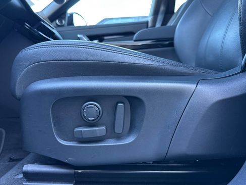 Used 2024 Land Rover Range Rover Evoque Dynamic SE image 12