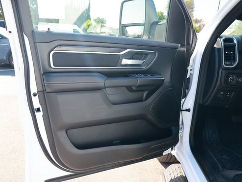 New 2026 RAM 1500 4x4 Crew Cab image 14