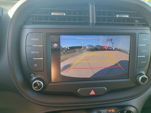 Used 2023 Kia Soul LX w/ LX Technology Package image 29