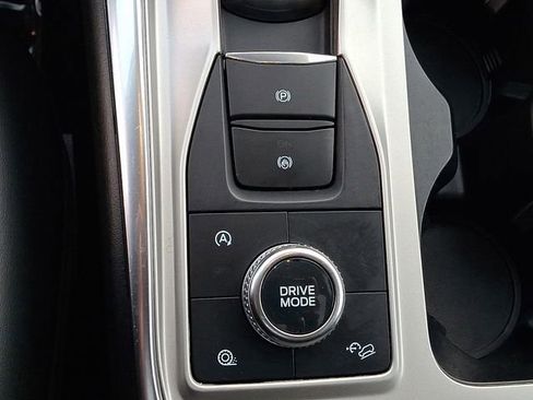 Used 2021 Ford Explorer XLT w/ Equipment Group 202A image 35