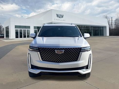 Used 2023 Cadillac Escalade Premium Luxury AWD/4WD image 8