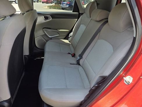 Used 2022 Kia Soul LX FWD image 11