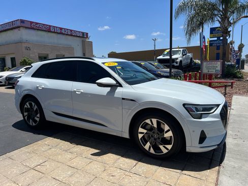 Used 2021 Audi e-tron Premium w/ Convenience Plus Package AWD/4WD image 11