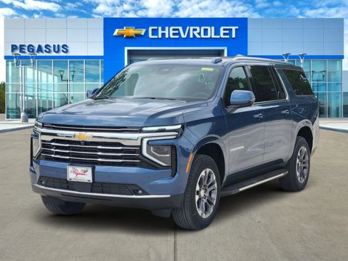New 2026 Chevrolet Suburban LT w/ Comfort Package RWD image 2