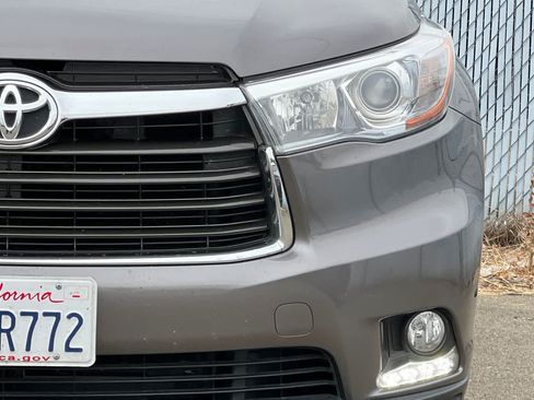 Used 2014 Toyota Highlander Limited AWD/4WD image 13