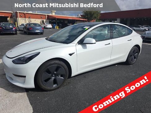 Used 2023 Tesla Model 3 Standard Range image 1