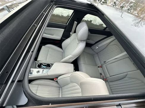 Used 2022 Genesis G70 2.0T w/ Prestige Package image 6
