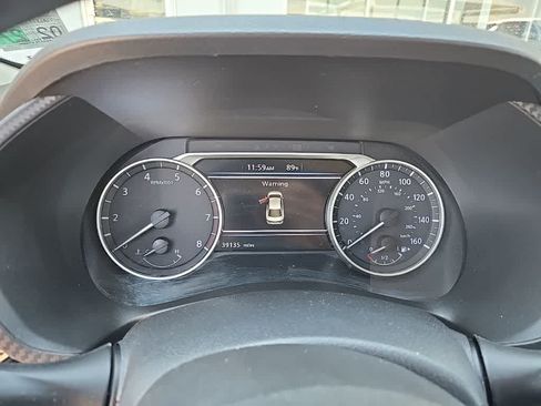 Used 2025 Nissan Sentra SV FWD image 10