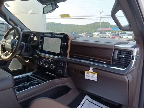 New 2026 Ford F250 King Ranch w/ FX4 Off-Road Package AWD/4WD image 36