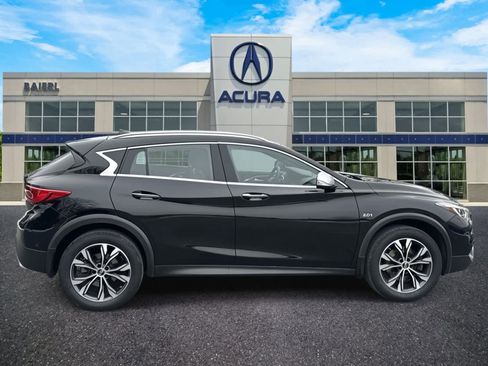 Used 2018 INFINITI QX30 AWD w/ Cafe Teak Theme Package image 6