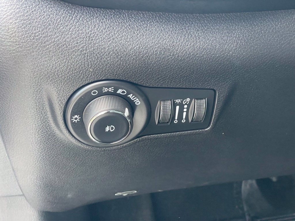 Used 2024 Jeep Compass Limited AWD/4WD image 15