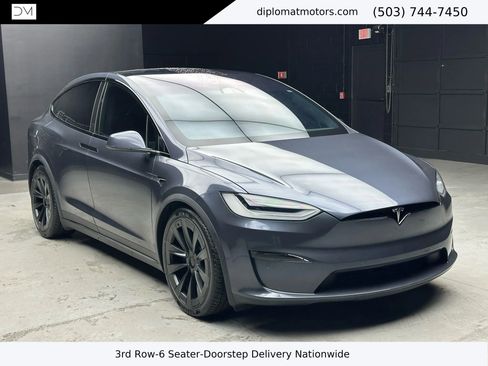 Used 2023 Tesla Model X Standard Sport Utility 4D image 9