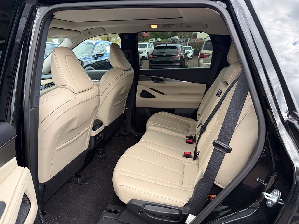 Certified 2023 INFINITI QX60 Luxe w/ Cargo Package AWD/4WD image 10