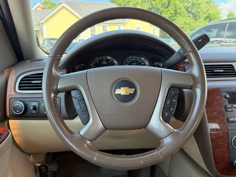 Used 2013 Chevrolet Silverado 1500 LTZ w/ LTZ Plus Package AWD/4WD image 17