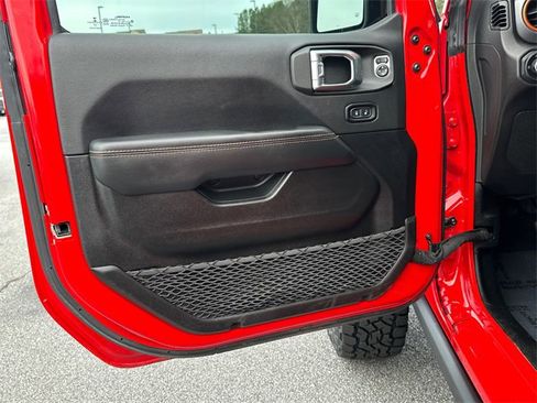 Used 2022 Jeep Gladiator Mojave w/ Cold Weather Group image 10