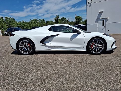Used 2024 Chevrolet Corvette Stingray Premium Conv w/ Z51 Performance Package RWD image 10