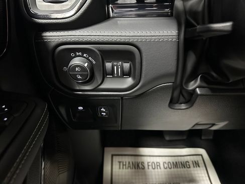 Used 2026 RAM 1500 Limited AWD/4WD image 17