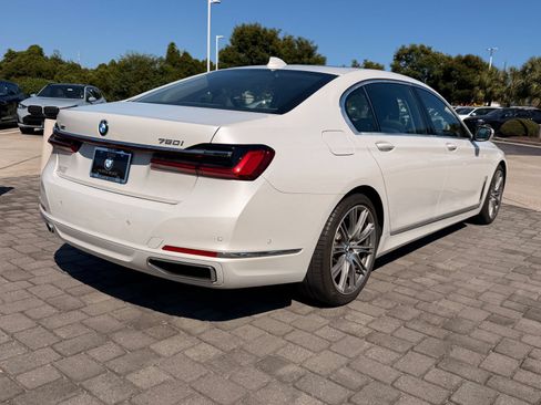 Used 2020 BMW 750i xDrive AWD/4WD image 9